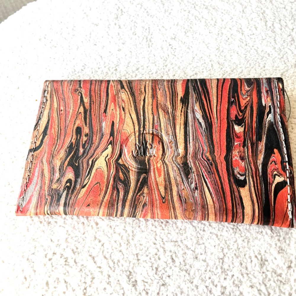 SA Voix (Her Voice-French) Hand Marbled Leather Clutch Made In Haiti - Picture 3 of 9